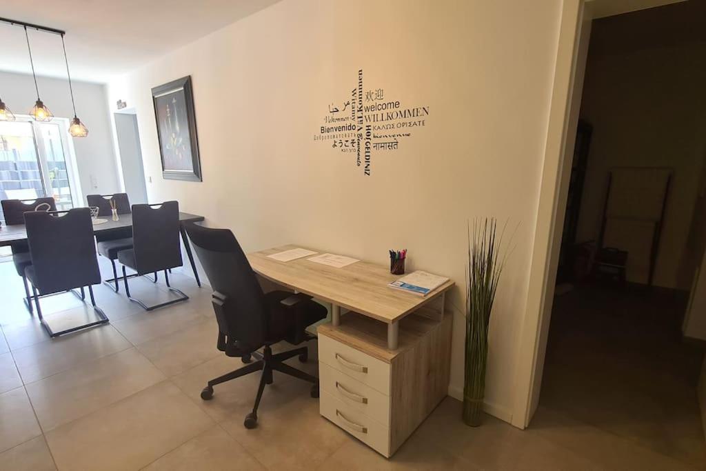 Grosse Moderne Ferienwohnung Auch Als Monteur Unterkunft Nutzbar, In Stolberg - Vicht Esterno foto