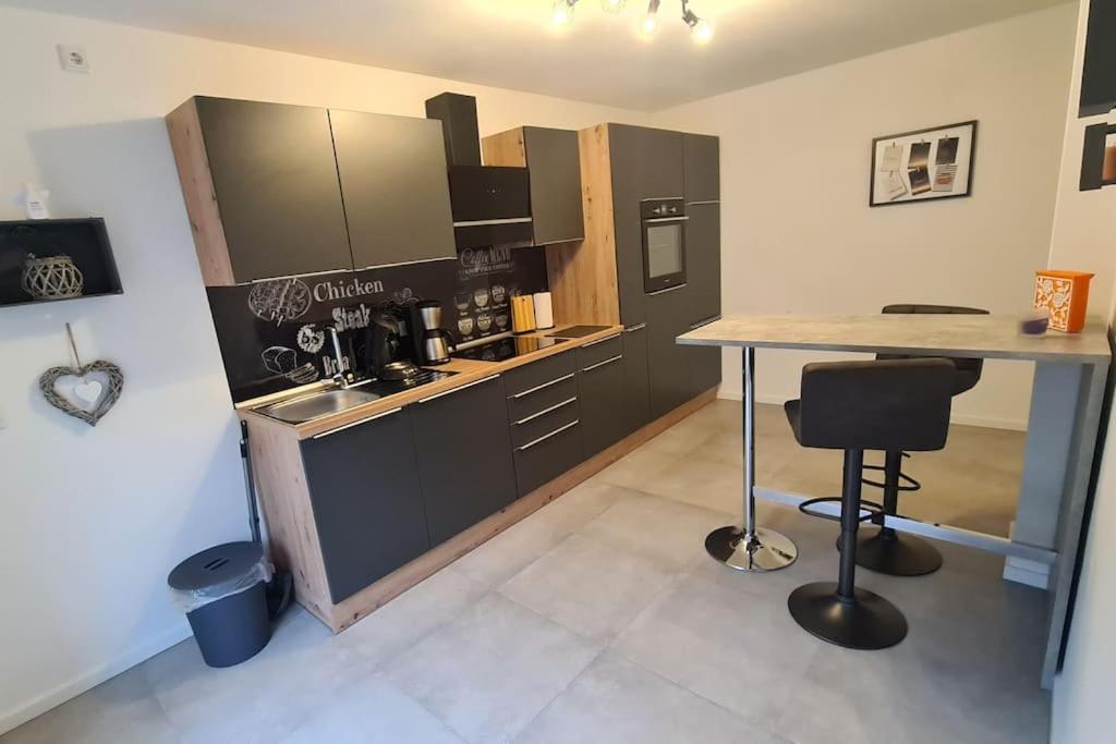 Grosse Moderne Ferienwohnung Auch Als Monteur Unterkunft Nutzbar, In Stolberg - Vicht Esterno foto
