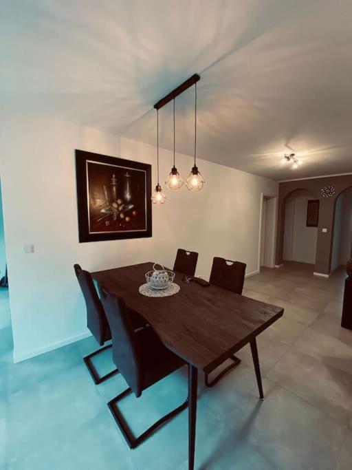 Grosse Moderne Ferienwohnung Auch Als Monteur Unterkunft Nutzbar, In Stolberg - Vicht Esterno foto